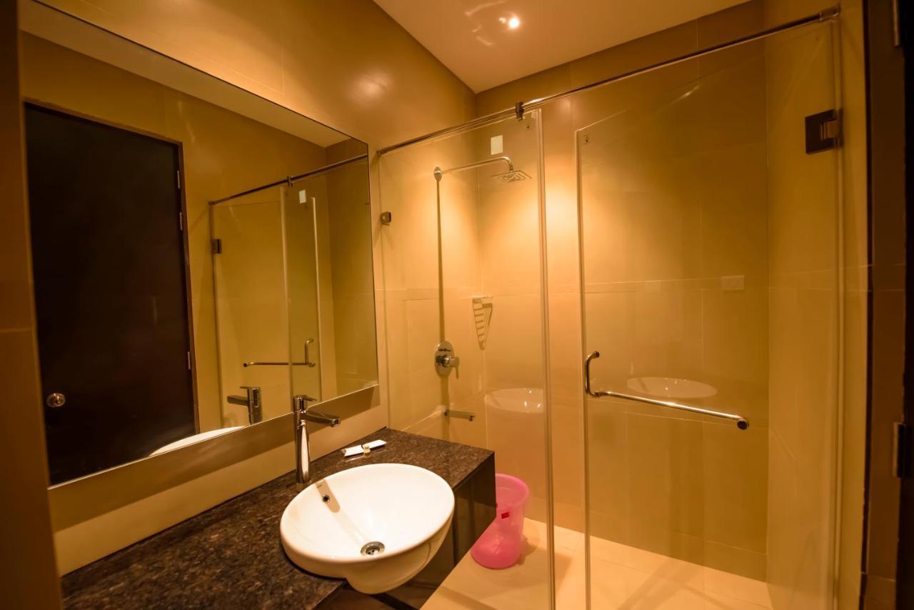 Hotel Annamalai Bahur エクステリア 写真