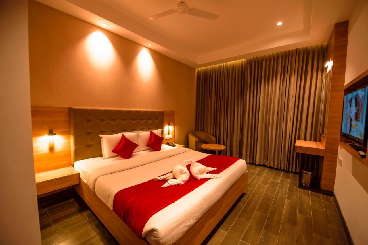 Hotel Annamalai Bahur エクステリア 写真