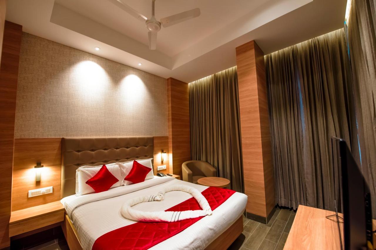 Hotel Annamalai Bahur エクステリア 写真