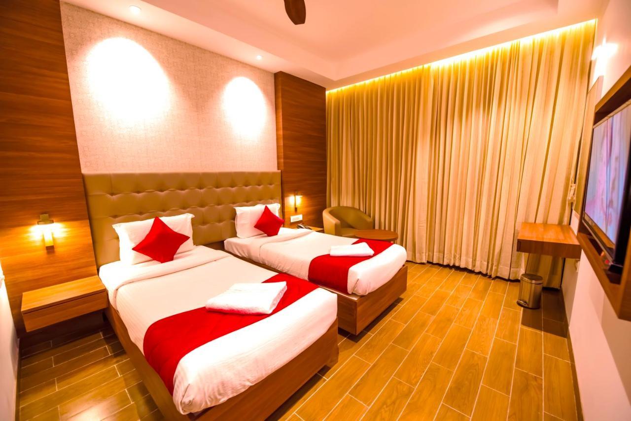 Hotel Annamalai Bahur エクステリア 写真
