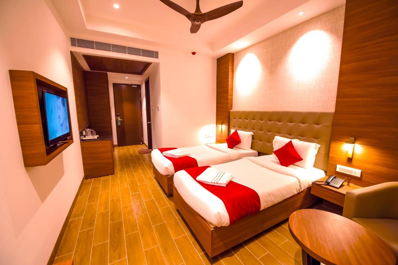 Hotel Annamalai Bahur エクステリア 写真