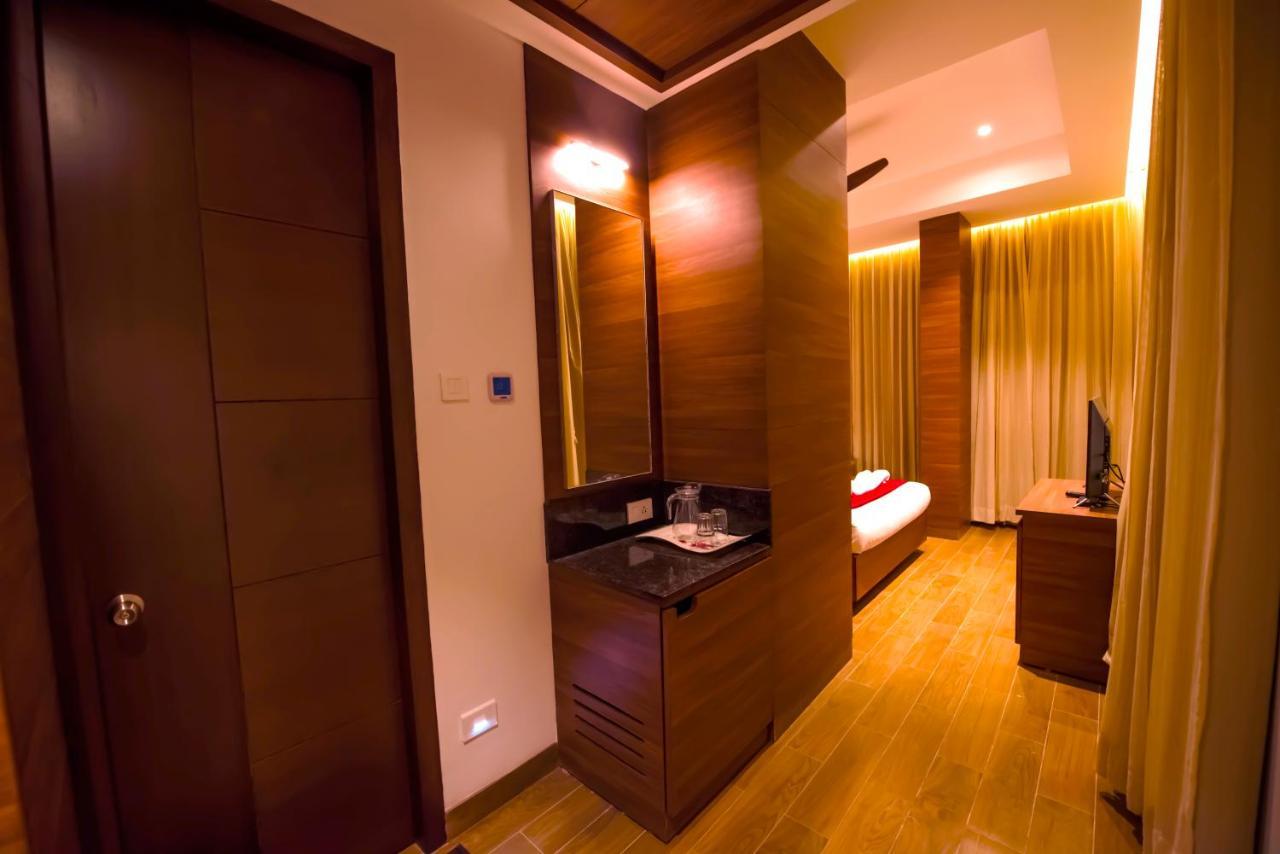 Hotel Annamalai Bahur エクステリア 写真